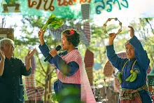 671230 สมุนพระรามแสดงร้องเพลง พิธีเปิดงานเพื่อฟ้าดิน คนมาดูงาน ทำ5ส ทำสวนบ่าย 143.jpg