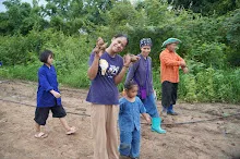 680623  เด็กสมุนพระรามร่วมทำงานขุดมันเทศ ในวันนบวร 125.jpeg