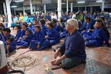 680703 เด็กสมุนพระรามนั่งรถไฟไปปฐมอโศก ร่วมงาน ๙๐ ปี ลุงจำลอง 256.jpeg