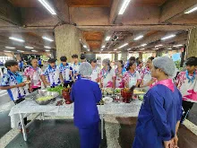 680529 อบรมนักเรียน รร.ขวาวใหญ่วิทยา เรียนรู้การทำอาหารมังสวิรัติ เมนูส้มตำ 61.jpeg