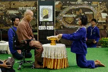 680411 พิธีรับกลด รุ่น กราบลาหลวงปู 9.jpeg