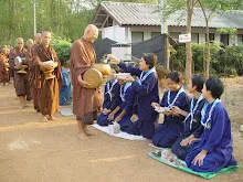 พท+สมณะบิณฑ์ที่งานชุมนุม (58).JPG