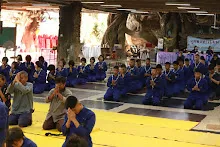 680519 พิธีรับชุดนักเรียนสัมมาสิกขาราชธานีอโศก ม.1 ม.4  33.JPG