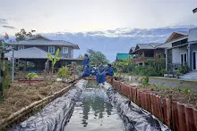 671211 สมุนพระรามถ่ายภาพที่สะพานสวนน่ารัก เก็บผักบุ้งที่นาผักบุุ้ง 1.jpg