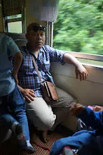 680703 เด็กสมุนพระรามนั่งรถไฟไปปฐมอโศก ร่วมงาน ๙๐ ปี ลุงจำลอง 125.jpeg