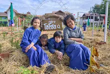 671216 สมุนพระราม ห่มดินสวนน่ารักด้วยฟางข้าว วัดระดับน้ำคลองไส้ไก่ 52.jpg