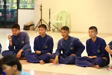 680528 อบรมนักเรียน รร.ขวาวใหญ่วิทยา ชมคลิปชีวิตร่ำให้ คลิปแนะนำชุมชน 27.JPG