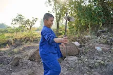 671221 เช้าสมุนพระรามดูแลสวน และขนหินทำน้ำตก บ่ายเล่นเกมกับครูโหน่ง 78.jpg