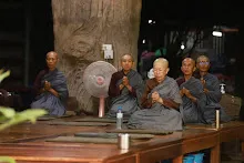 680530 อบรมนักเรียนรร.ขวาวใหญ่วิทยา ทำวัตรเช้า 3.JPG