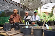 680401 อ.ดร.อานนท์ เอื้อตระกูลและคณะ เยี่ยมสวนครอบครัวน่ารัก  51.jpg