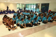 680528 อบรมนักเรียน รร.ขวาวใหญ่วิทยา ชมคลิปชีวิตร่ำให้ คลิปแนะนำชุมชน 9.JPG
