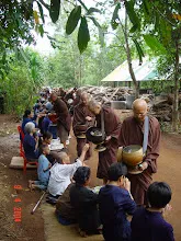 พท+สมณะบิณฑ์ที่งานชุมนุม (76).JPG