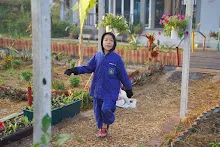 680107 สมุนพระรามดูแลสวนเช้า 14.JPG