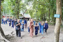 680703 เด็กสมุนพระรามนั่งรถไฟไปปฐมอโศก ร่วมงาน ๙๐ ปี ลุงจำลอง 72.jpeg