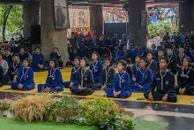 680411 พิธีรับกลด นักเรียนและนิสิตสัมมาสิกขา ปี 68 23.jpg