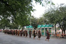 เดินบิณฑ์รอบสนามหลวง (20).JPG