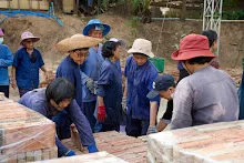 670509 เด็กอยู่วัดปิดเทอม ทาสีบ้านน้อย ช่วยขนอิฐทำสถูป