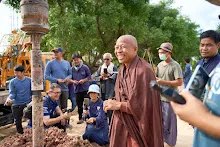 671025 พิธีตอกเสาเข็มแรก สถูปบูชาพ่อครู50.jpg