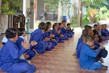671221 เช้าสมุนพระรามดูแลสวน และขนหินทำน้ำตก บ่ายเล่นเกมกับครูโหน่ง 237.jpg