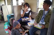 680703 เด็กสมุนพระรามนั่งรถไฟไปปฐมอโศก ร่วมงาน ๙๐ ปี ลุงจำลอง 50.jpeg