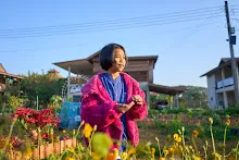 680608 สมุนพระรามเก็บเมล็ดพันธุ์ดอกไม้กินได้ที่สวน ไปขนดินปลูก 87.jpg