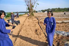 670120 สมุนพระรามเรียน ปวช ช่วยสะสางผักตบจากบุ่ง สสษ.ใส่ปุ๋ยแปลงแตงโมริมมูล 58.jpeg
