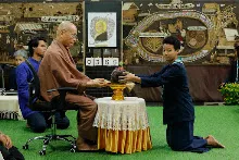 680411 พิธีรับกลด รุ่น กราบลาหลวงปู 29.jpeg
