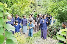 680703 เด็กสมุนพระรามนั่งรถไฟไปปฐมอโศก ร่วมงาน ๙๐ ปี ลุงจำลอง 122.jpeg