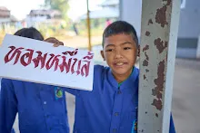 680608 สมุนพระรามเก็บเมล็ดพันธุ์ดอกไม้กินได้ที่สวน ไปขนดินปลูก 103.jpg