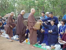 พท+สมณะบิณฑ์ที่งานชุมนุม (90).JPG