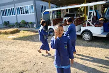 671221 เช้าสมุนพระรามดูแลสวน และขนหินทำน้ำตก บ่ายเล่นเกมกับครูโหน่ง 190.jpg