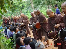 พท+สมณะบิณฑ์ที่งานชุมนุม (75).JPG