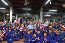 680703 เด็กสมุนพระรามนั่งรถไฟไปปฐมอโศก ร่วมงาน ๙๐ ปี ลุงจำลอง 235.jpeg
