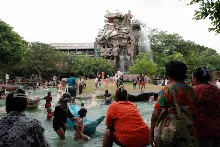 680414 คนมาเที่ยวน้ำตกผาแหงน  19.jpeg