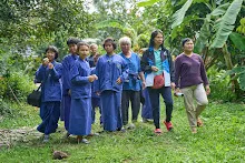 671221 สมุนพระรามพาน้องครูตุ๊กเยี่ยมสวนไวพลัง 16.jpg