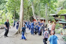 680703 เด็กสมุนพระรามนั่งรถไฟไปปฐมอโศก ร่วมงาน ๙๐ ปี ลุงจำลอง 67.jpeg