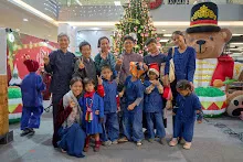 671225 สมุนพระรามร้องเพลงที่ห้างสุนีย์ ในวันคริสมาสต์ 35.jpg