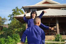 680103 สมุนพระรามดูแลสวนเช้า เย็น เปียหม่องเริ่มทำน้ำตก 87.jpg