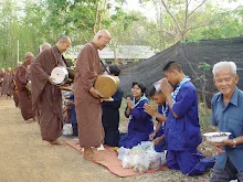 พท+สมณะบิณฑ์ที่งานชุมนุม (70).JPG