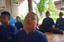 680527 ป.ต้น-อนุบาล เคารพธงชาติ ป.ปลาย กิจกรรม ถาคเช้า ก่อนไปกินข้าวศาลาฯ 144.jpeg