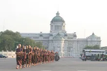 บิณฑ์หน้าลานพระรูป (14).JPG