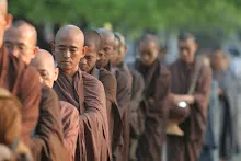 พท+สมณะบิณฑ์ที่งานชุมนุม (3).JPG