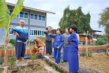 671216 สมุนพระราม ห่มดินสวนน่ารักด้วยฟางข้าว วัดระดับน้ำคลองไส้ไก่ 31.jpg