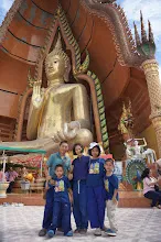 680706 เด็กสมุนพระรามไปเนินพอกิน ร่วมงาน ๙๐ ปี ลุงจำลอง ไปสะพานรถไฟสายมรณะ วัดถ้ำเสือ จามจุรีย์ยักษ์ 199.jpeg