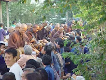 พท+สมณะบิณฑ์ที่งานชุมนุม (96).JPG