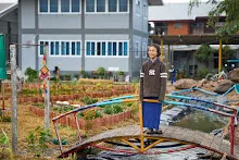 671225 สมุนพระรามเตรียมตัวไปแสดงที่ห้างสุนีย์ ในวันคริสมาสต์ 18.jpg