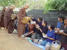 พท+สมณะบิณฑ์ที่งานชุมนุม (95).JPG