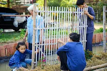 671226 สมุนพระรามทำสวนในวันหยุดเช้า 15.jpg