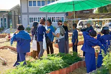 671230 สมุนพระรามแสดงร้องเพลง พิธีเปิดงานเพื่อฟ้าดิน คนมาดูงาน ทำ5ส ทำสวนบ่าย 204.jpg