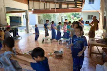 671228 สมุนพระรามเข้าค่าย เรียนการปรับปรุงพันธุ์พุทธรักษา เล่นเกมกินวิบาก พาทัวร์รถราง 203.jpg